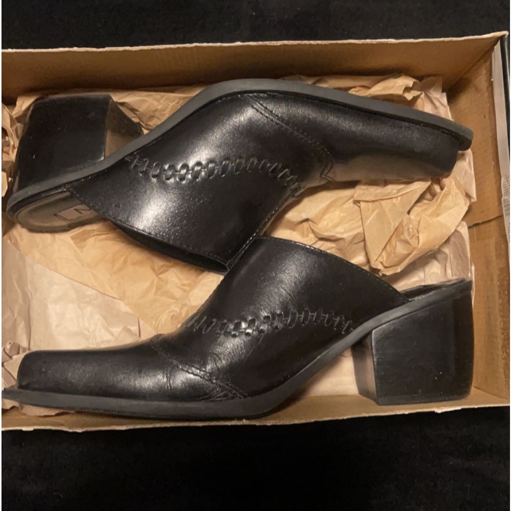 MIA Mules black I’m color like new